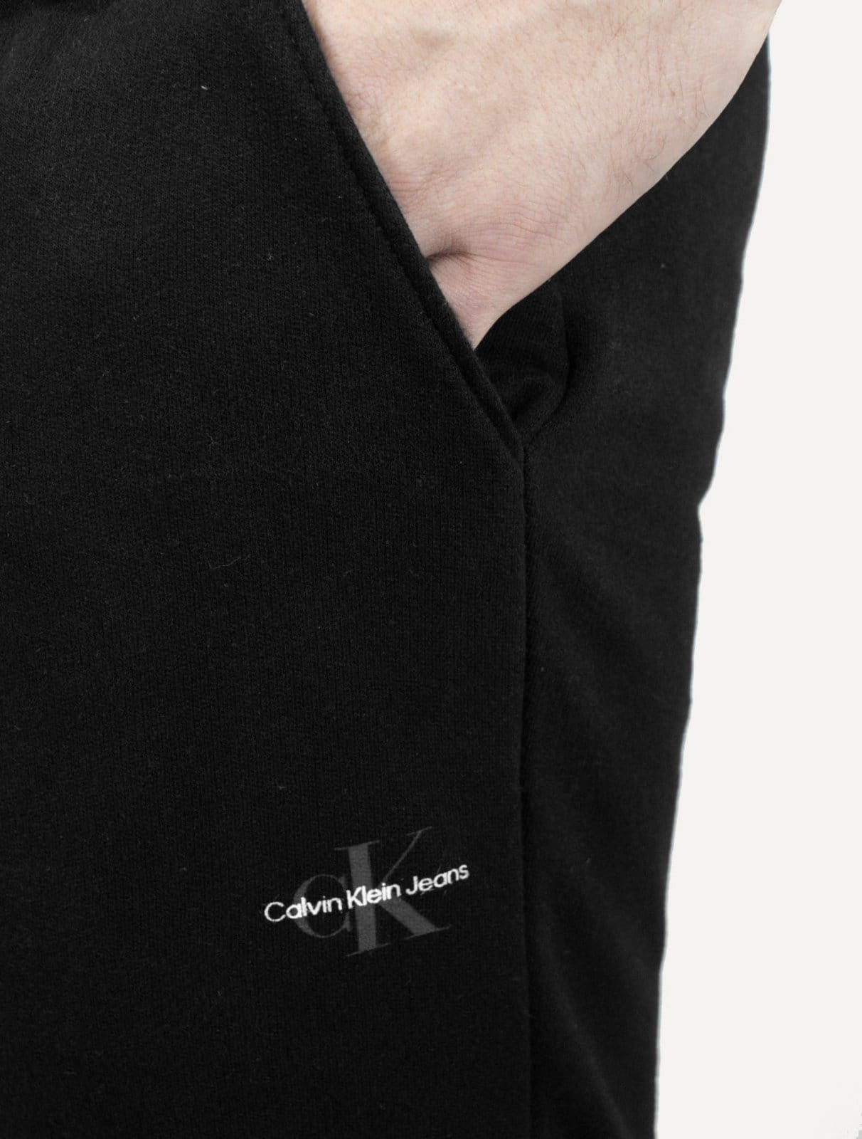 Vista 2 Calça Calvin Klein Jeans Masculina Moletom Re Issue Logo Preta Calvin Klein preto