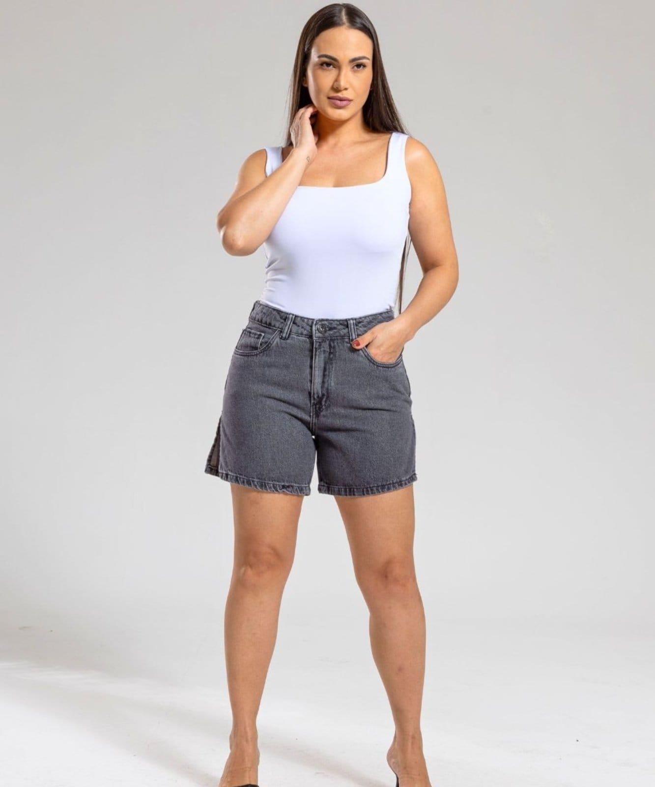 Bermuda Feminina Jeans com Fenda