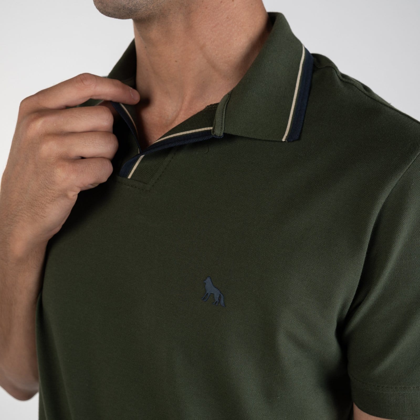 Vista 2 Camisa Polo Acostamento Piquet Frisos Acostamento verde militar