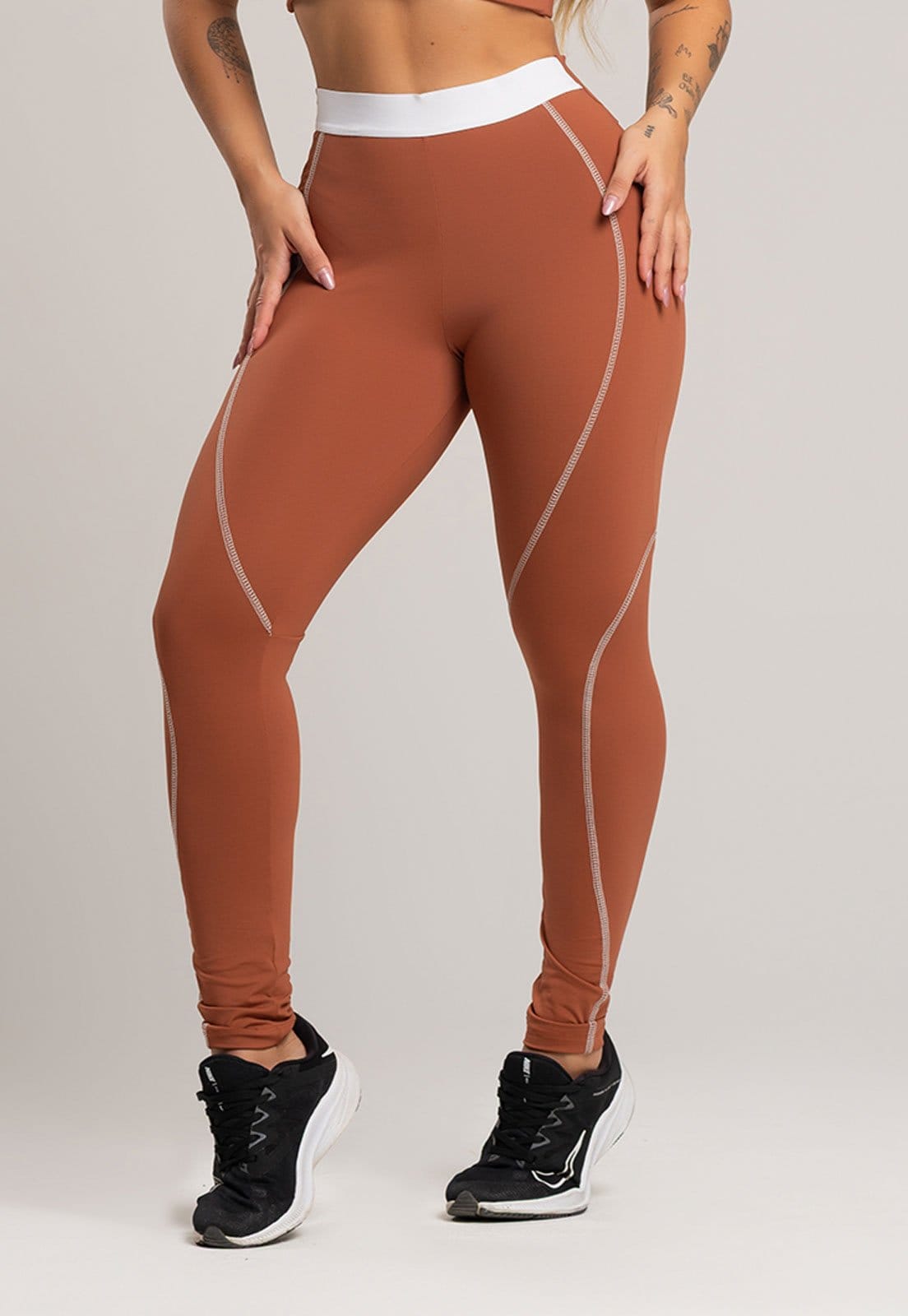 Vista 2 Calça Legging Academia MVB Modas com Elástico Cintura Alta Feminina Poliamida Mousse Mvb Modas marrom