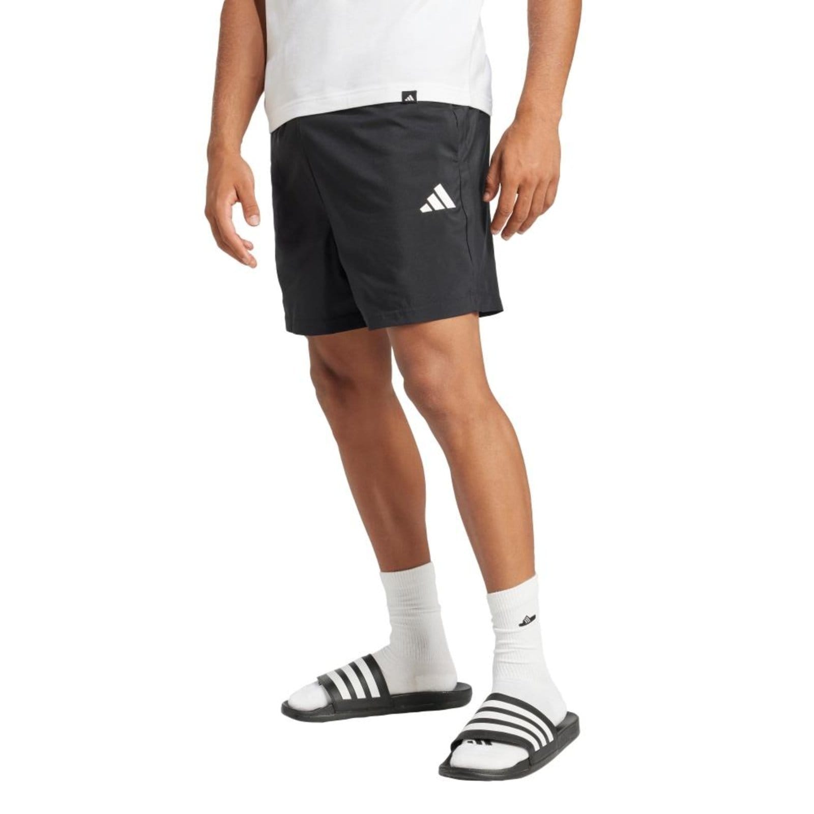 Shorts Chelsea Essentials Logo Pequeno adidas Sportswear