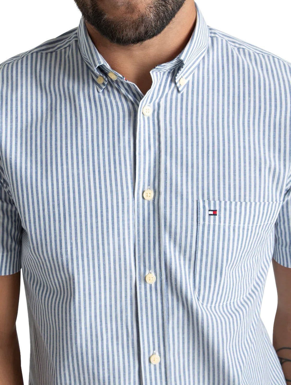 Vista 2 Camisa Tommy Hilfiger Masculina Manga Curta Regular Listrada Oxford Médio Tommy Hilfiger azul