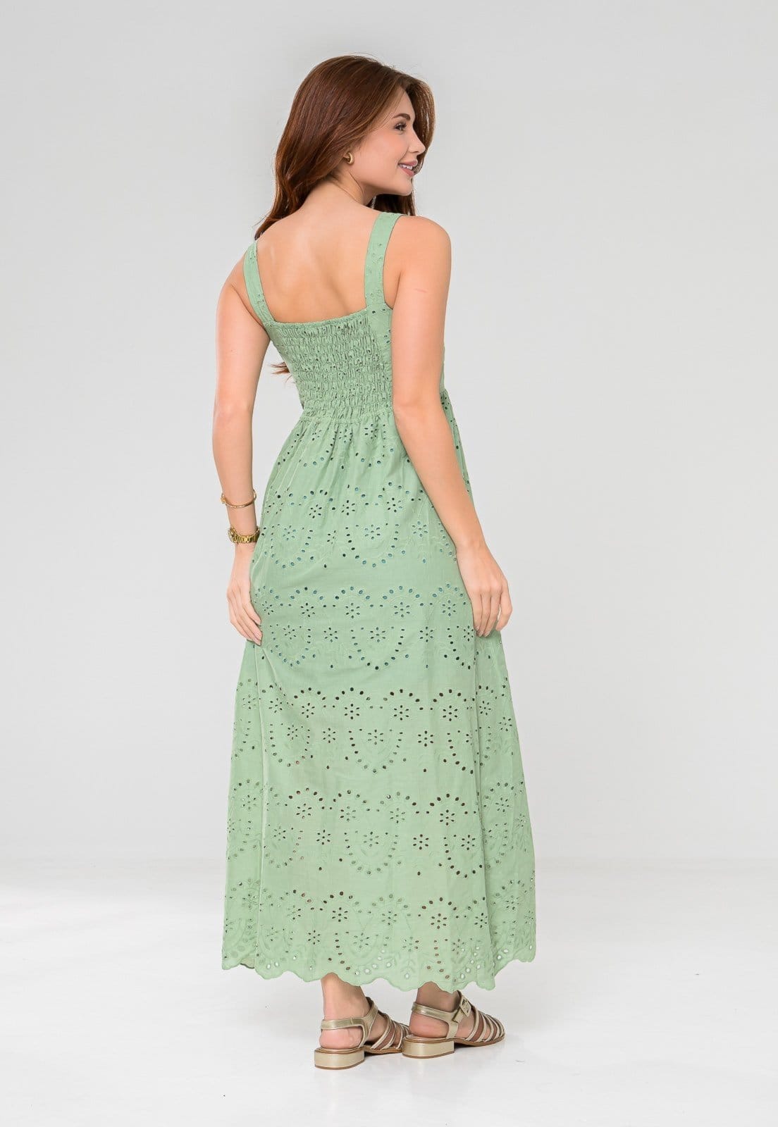 Vista 2 Vestido Aura Tuane Laise Bordado Luzente Aura verde