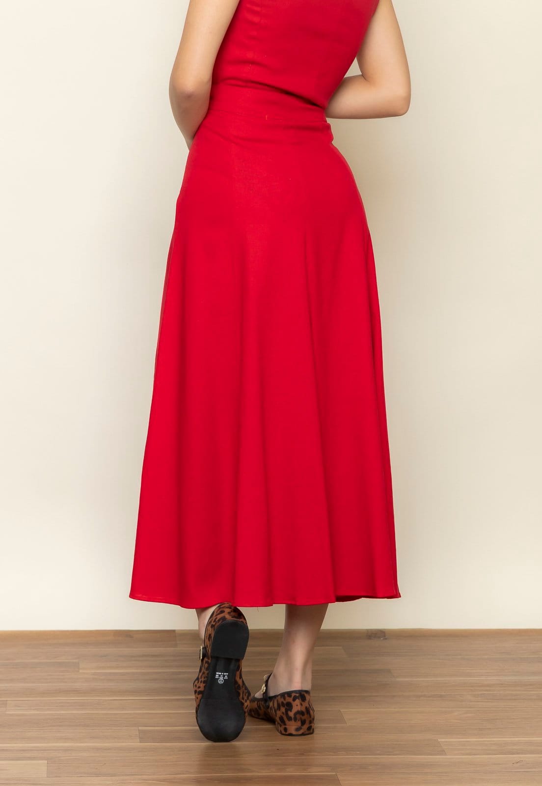 Vista 2 Saia Aura Linho Elastano Aura vermelho