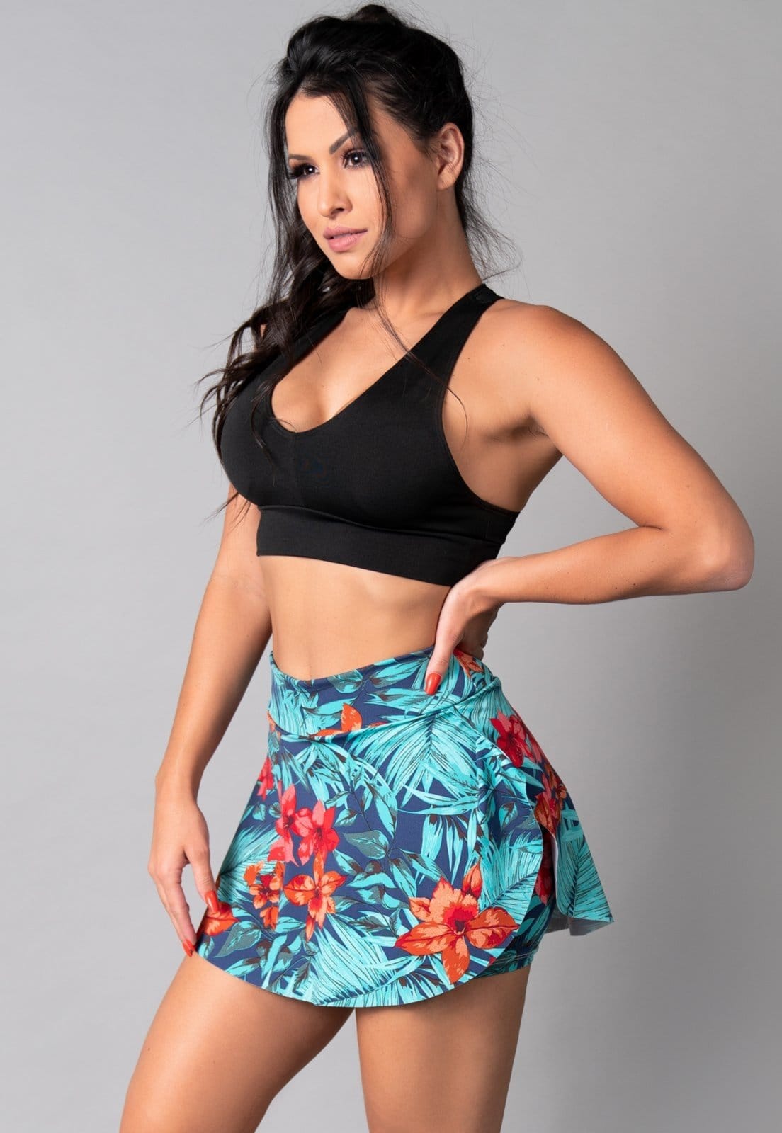 Vista 2 Short Saia MVB Modas Tapa Bumbum Fitness Suplex Estampado Amazônia Mvb Modas azul/multicolorido/verde