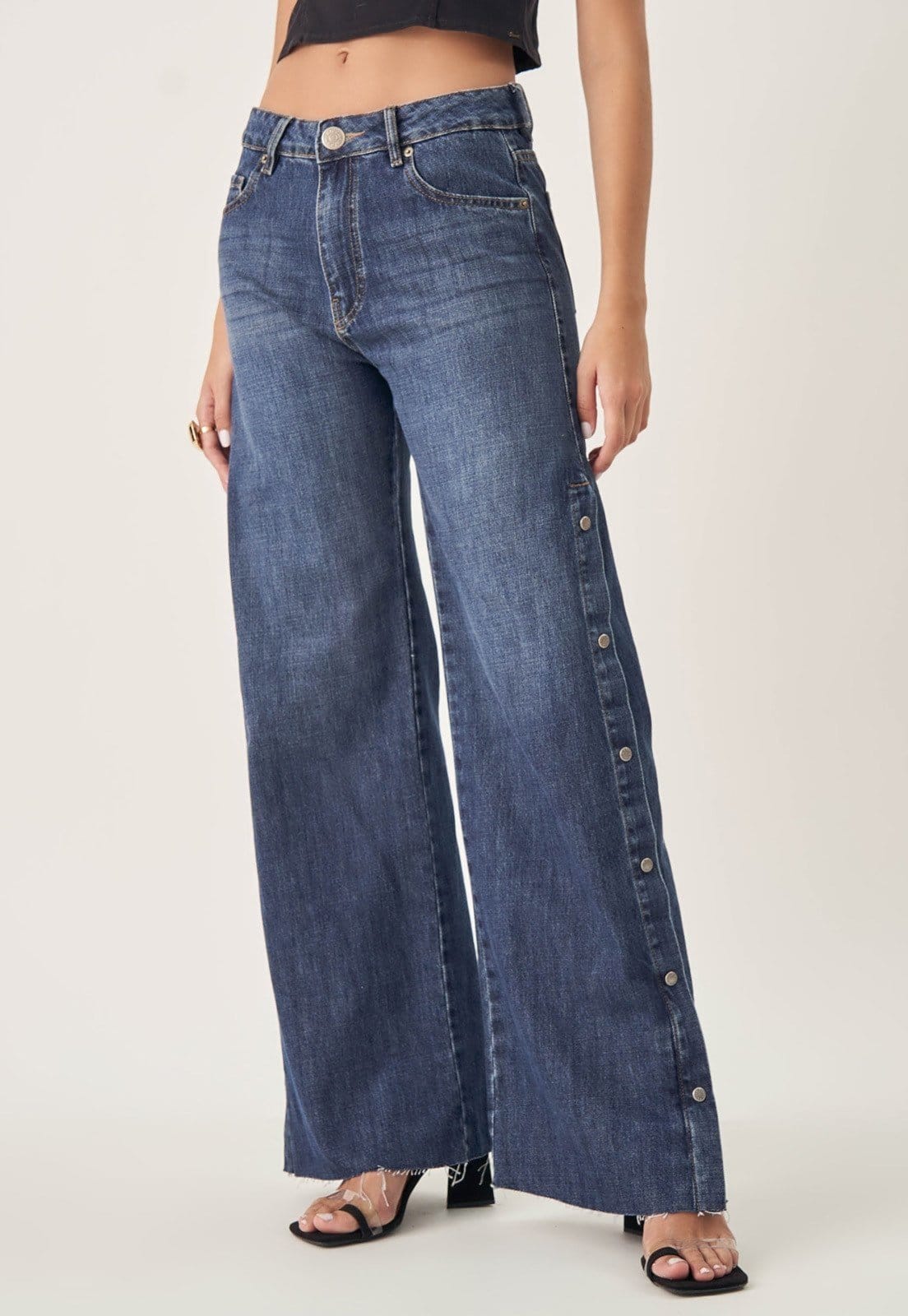 Calça Wide Cintura Alta Botões Laterais