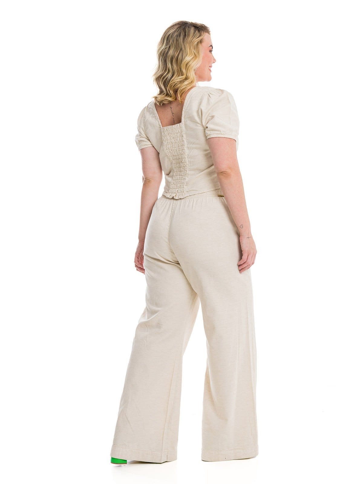 Vista 2 Conjunto Restrito Jeans Cropped e Calça Pantalona Linho Restrito Jeans bege