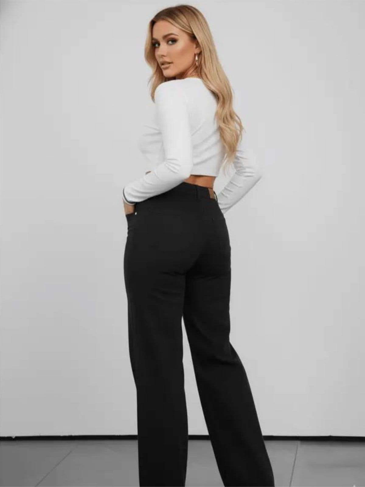 Vista 2 Calça Jeans Wide Leg Preta Alpha Street Wear Premium vibe street, corte perfeito e caimento impecável Alpha Street Wear preto