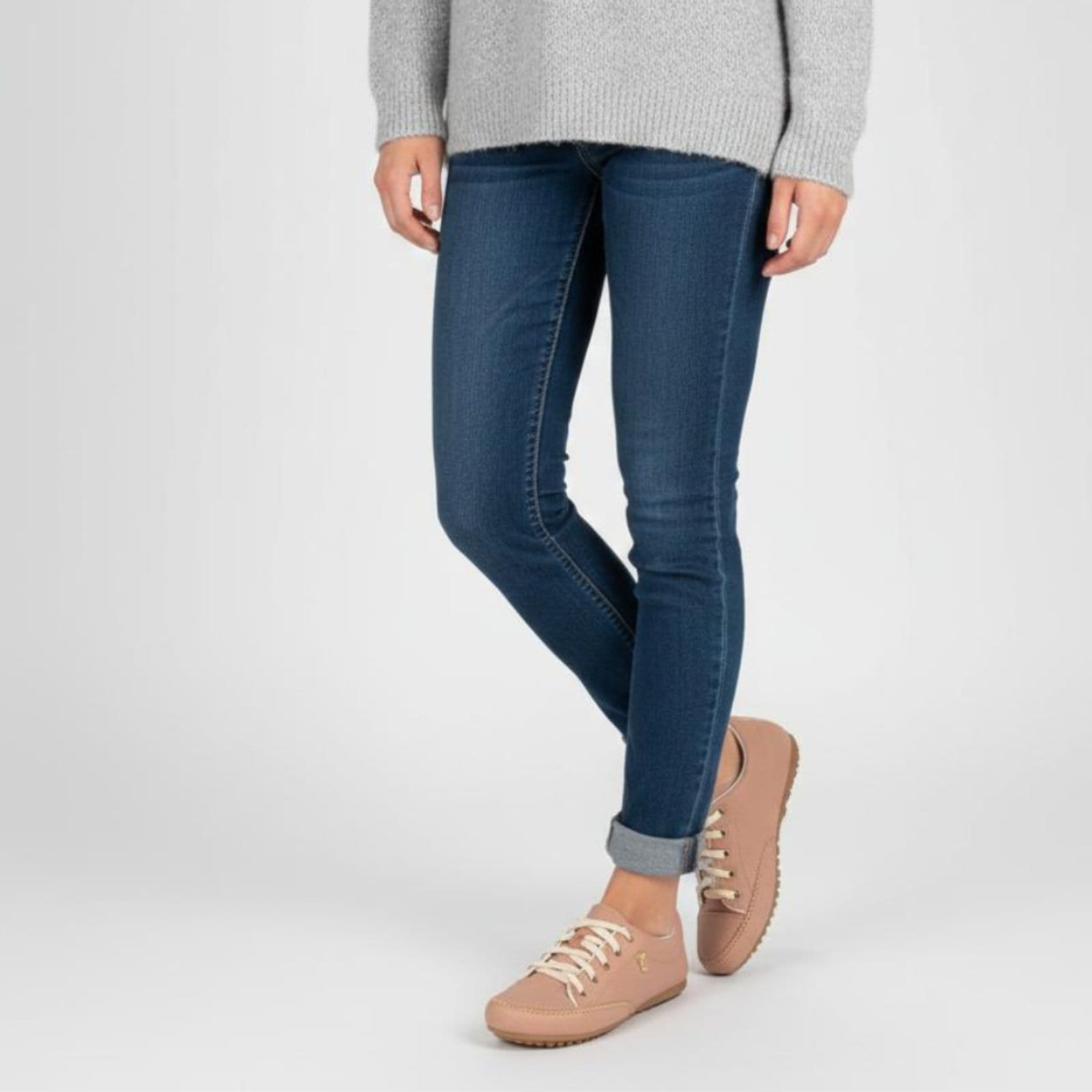 Vista 2 Tênis Feminino Com Detalhe Gatinho ROMEU E JULIETA SHOES nude