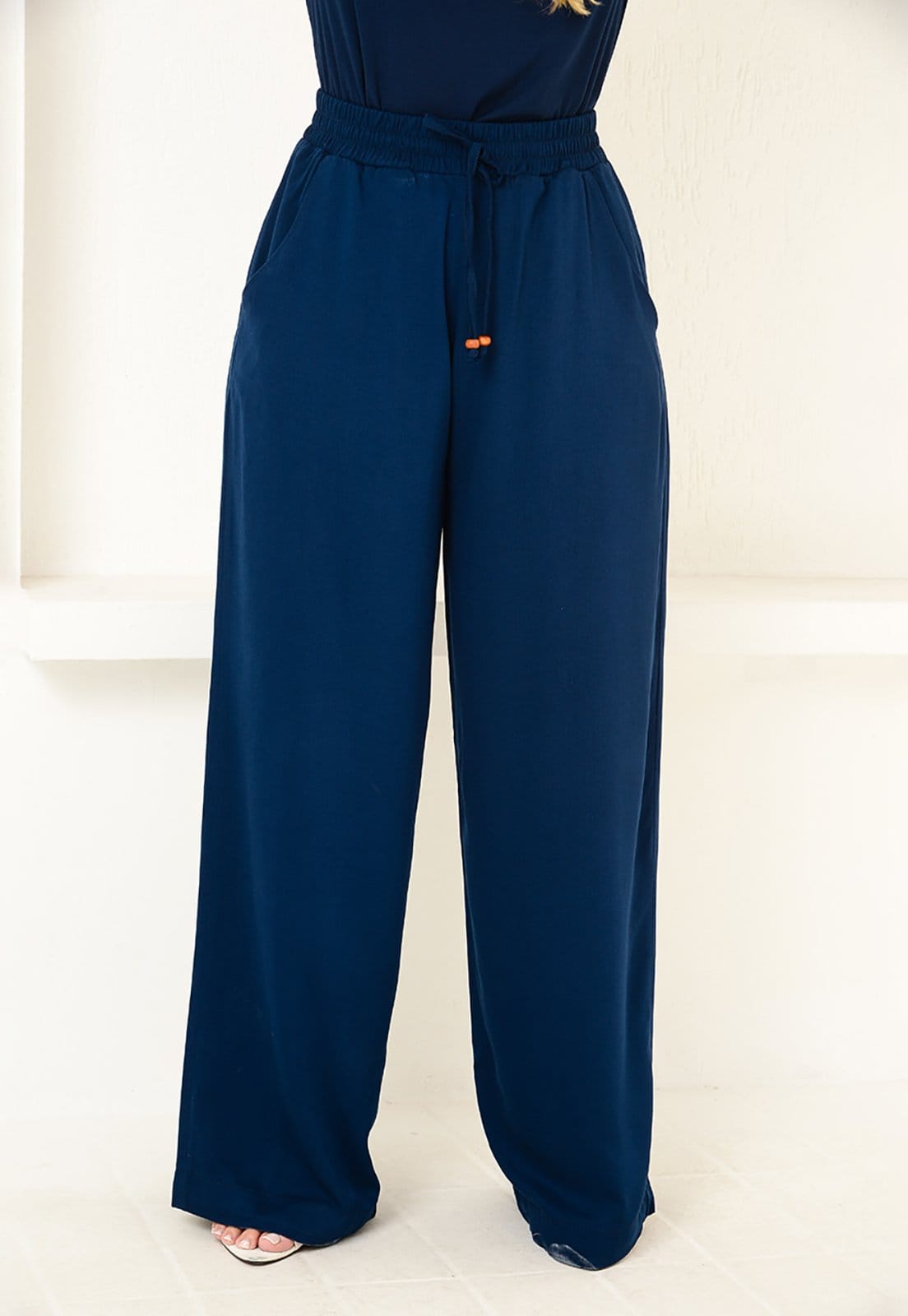 Vista 2 Calça Pantalona em Viscose BBonnie Manu BBonnie azul marinho