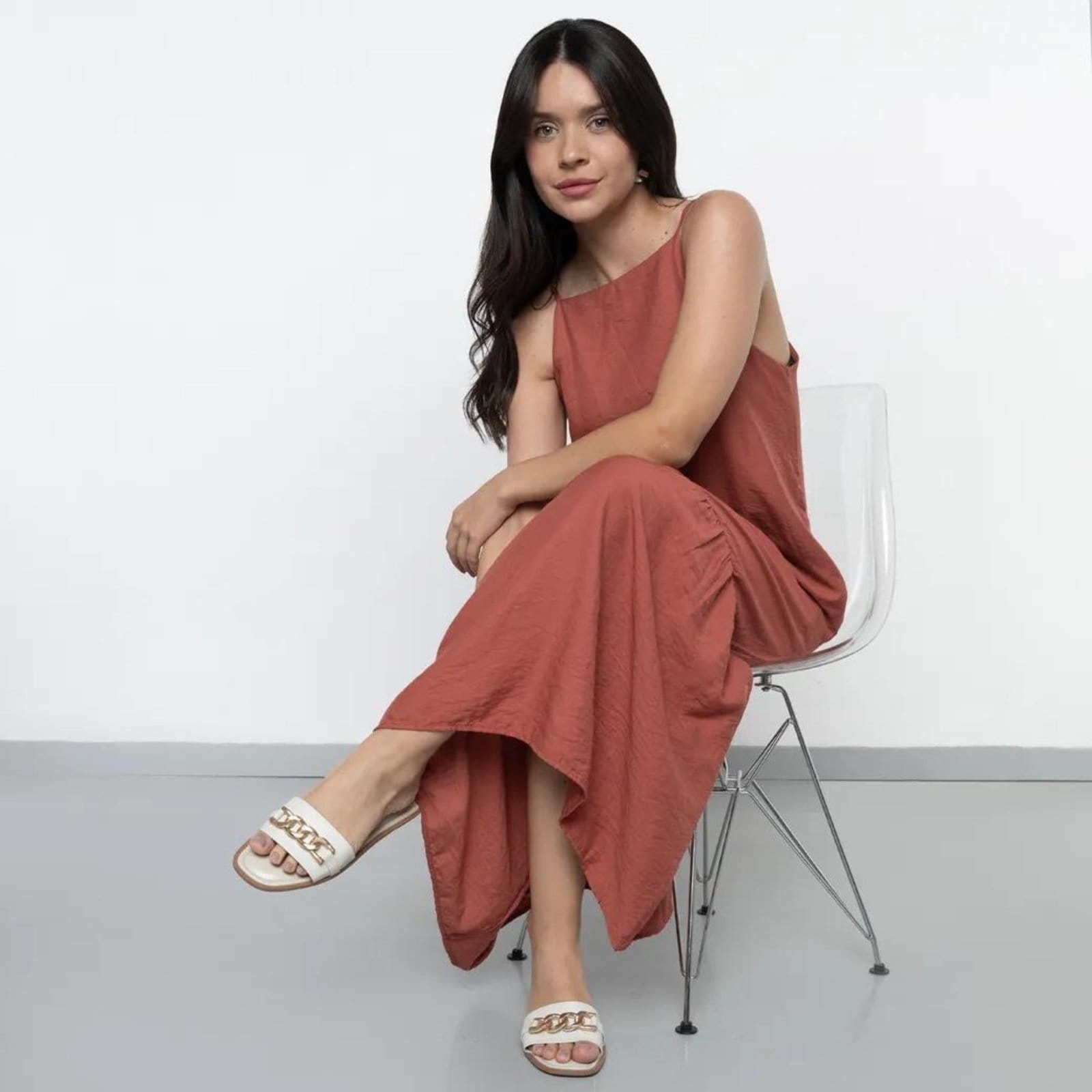 Vista 2 Sandália M Shuz Rasteira Corrente Feminina Off-white M Shuz off-white white