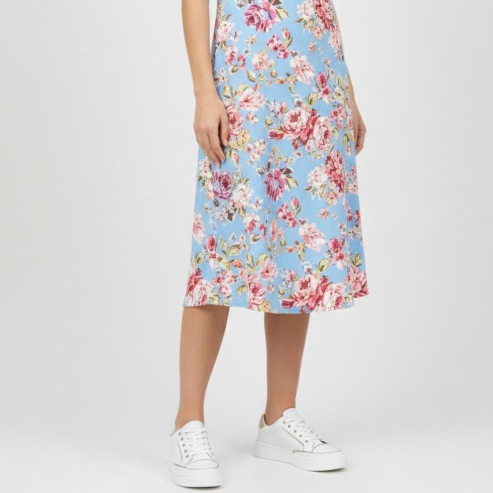 Vista 2 Tênis Feminino Básico com Cadarço e ROMEU E JULIETA SHOES branco/dourado