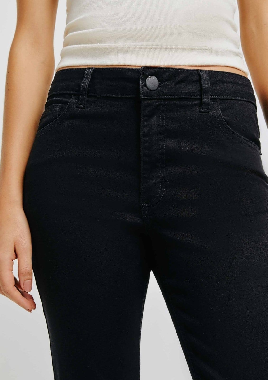Vista 2 Calça Jeans Feminina Flare Petit Cintura Média Soft Touch Hering preto