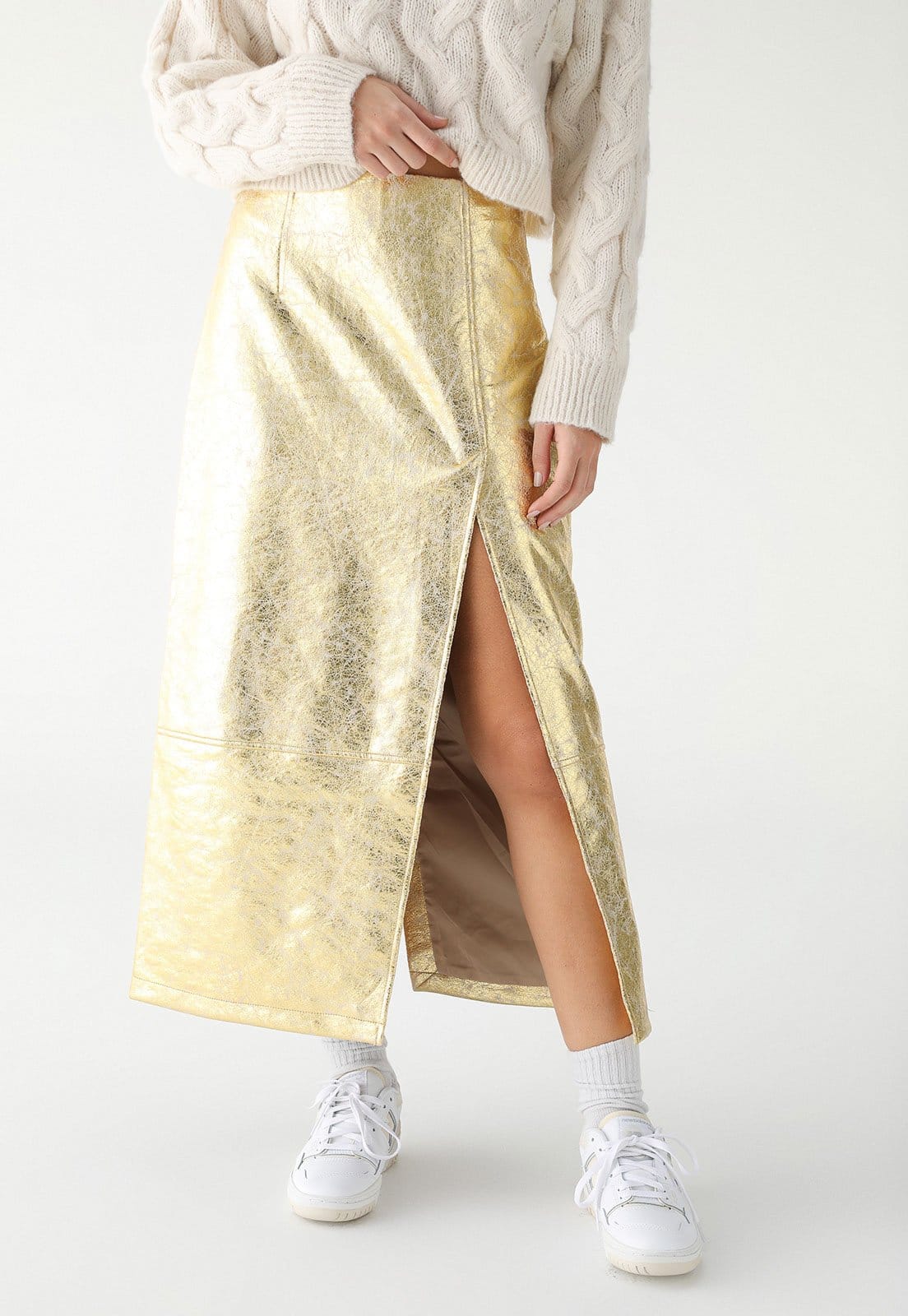 Vista 2 Saia TOPSHOP Midi Metalizada com Fenda Dourada Topshop dourado