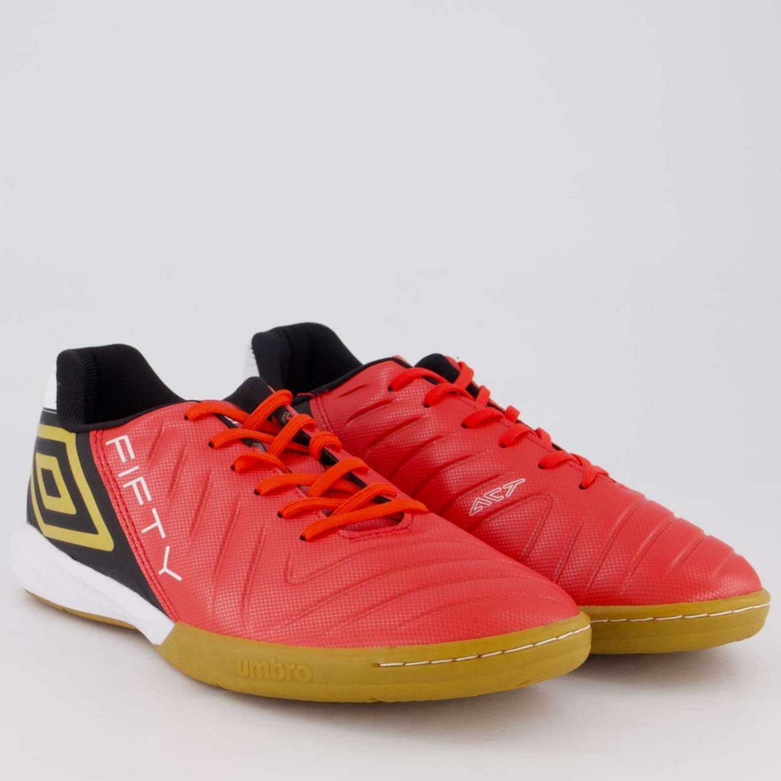 Vista 2 Chuteira Umbro Fifty VI Futsal Vermelha e Preta Umbro vermelho