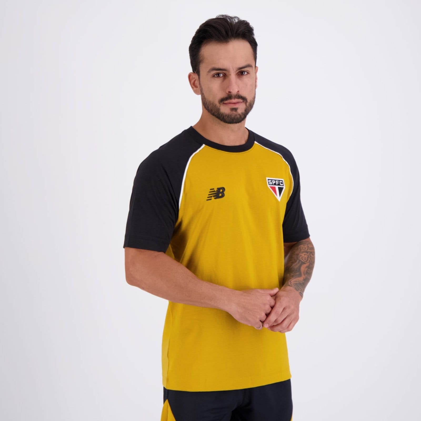 Vista 2 Camisa New Balance São Paulo Concentração 2026 New Balance amarelo