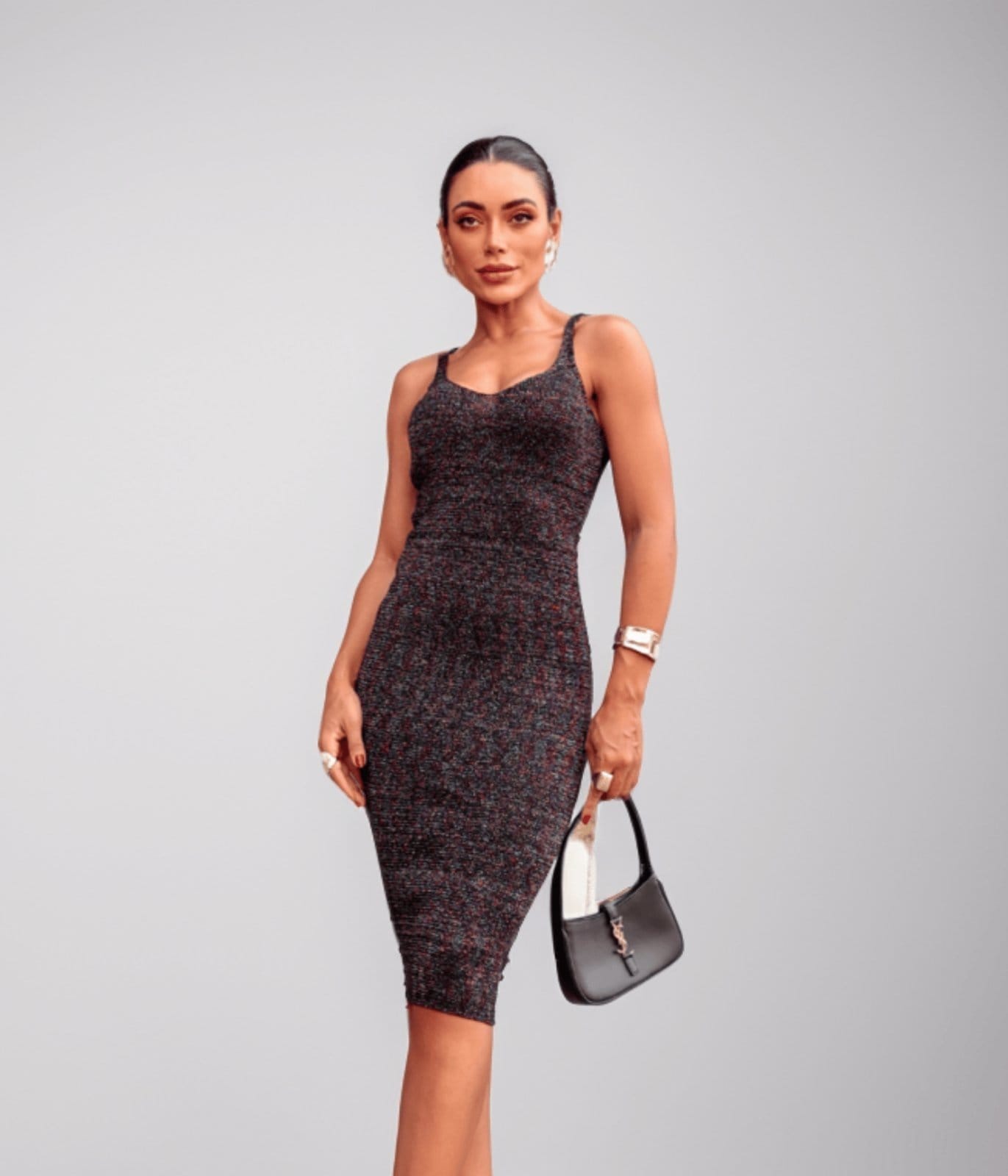 Vestido Cherry Line Midi Lurex Alça Fina Decote Frente e costas Tricô