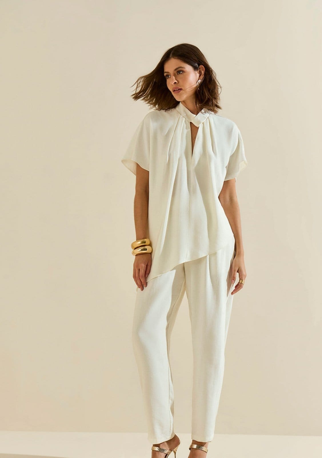 Calça Morena Rosa Cenoura Alta Off-white