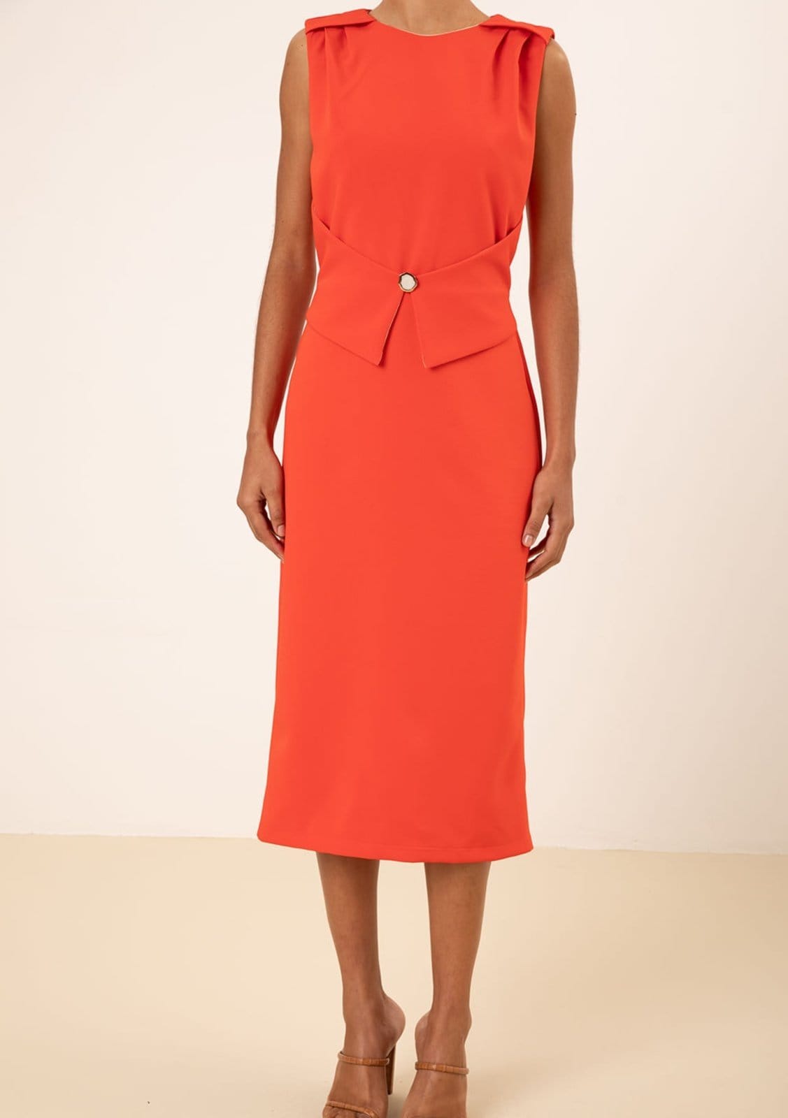 Vista 2 Vestido Maria Valentina Solto Decote Careca Sem Manga Midi Maria Valentina vermelho