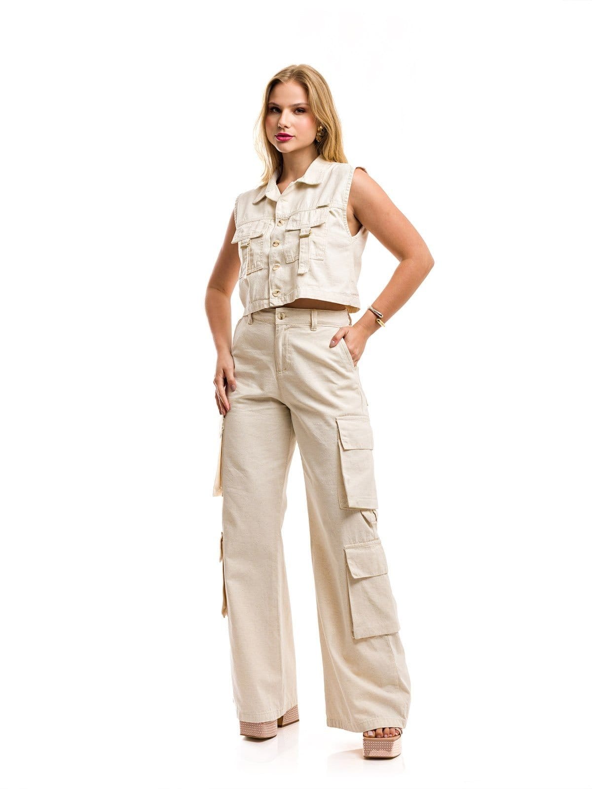 Conjunto Restrito Jeans Colete e Calça Pantalona Cargo de Linho