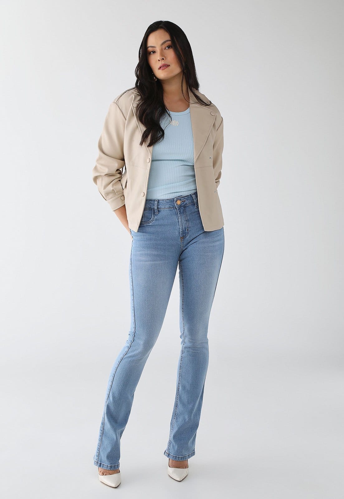 Vista 2 Calça Feminina Lança Perfume Boot Cut Hera Cintura Alta Claro Lança Perfume azul