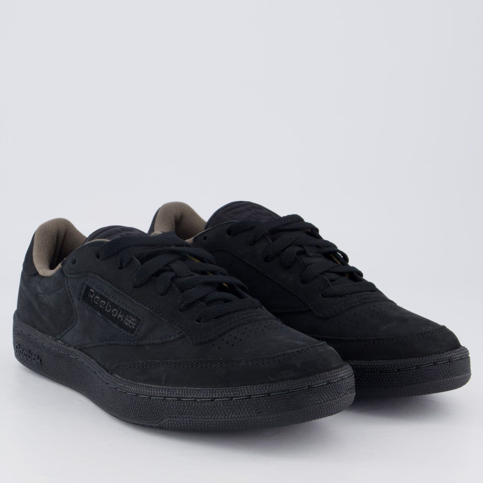 Vista 2 Tênis Reebok Club C 85 e Cinza Reebok preto