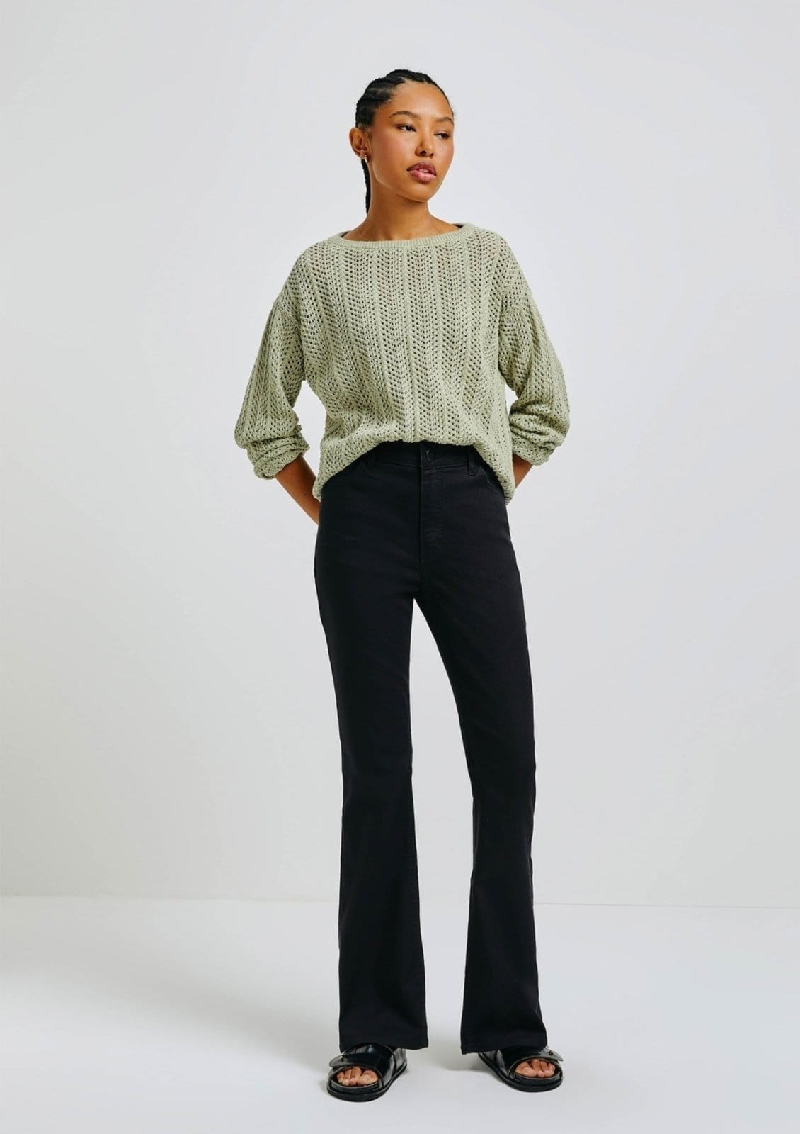 Calça Jeans Feminina Flare Cintura Média Soft Touch