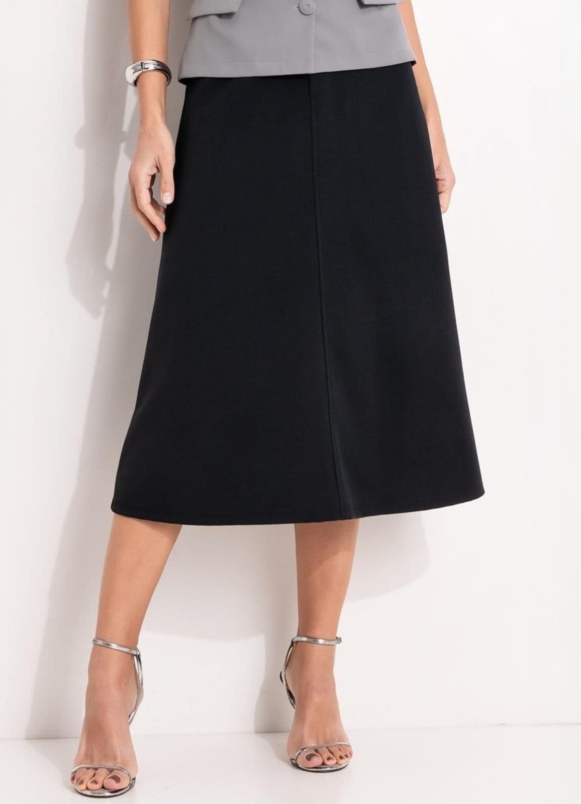 Saia Em Malha Crepe Preta