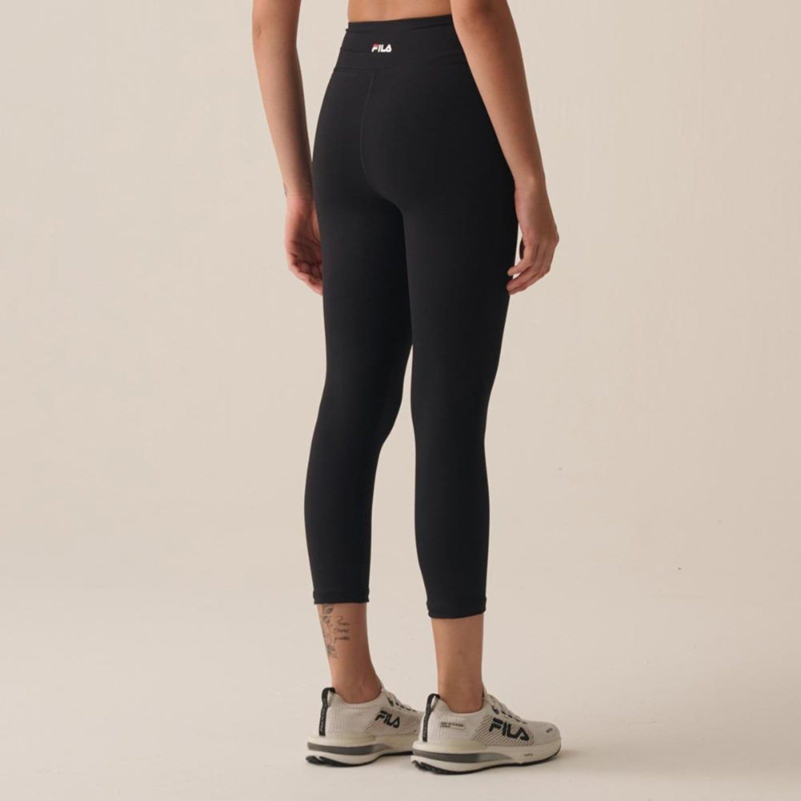 Vista 2 Calça Capri Fila Flat Life II Feminina Fila incolor