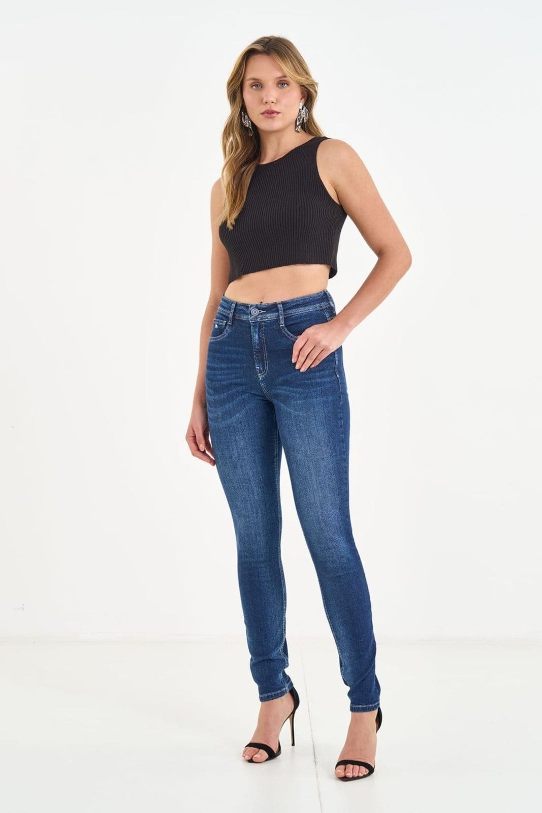 Calça Skinny Escura