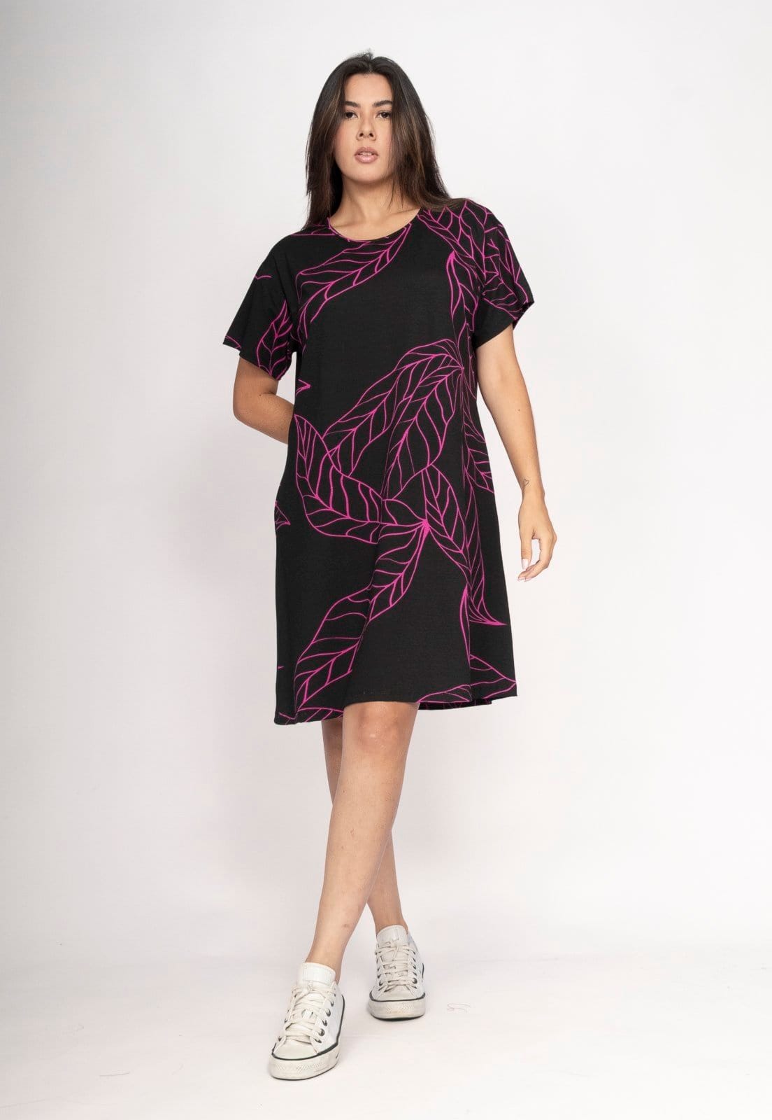 Vista 2 Vestido CabanaFree Amanayara Curto Malha Antúrios Lilás Cabanafree estampado