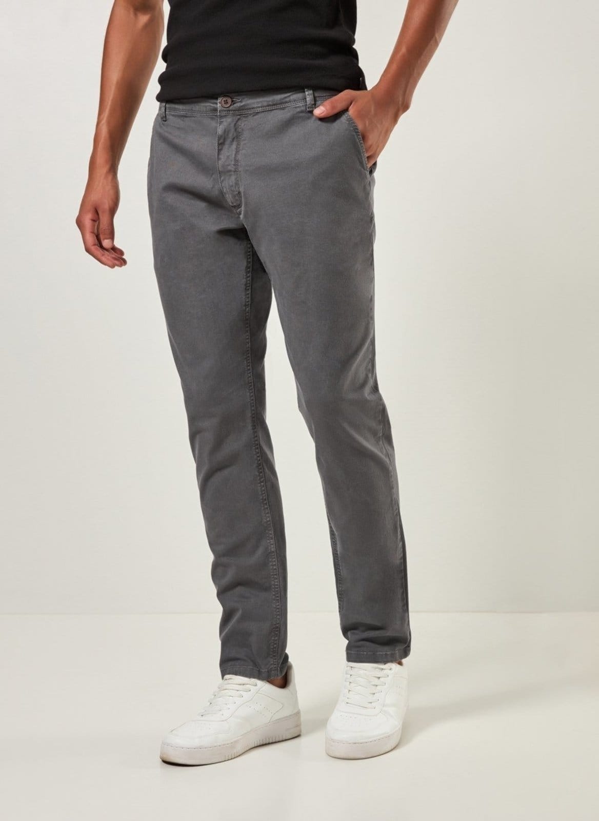 Calça Chino Slim Em Sarja Escuro