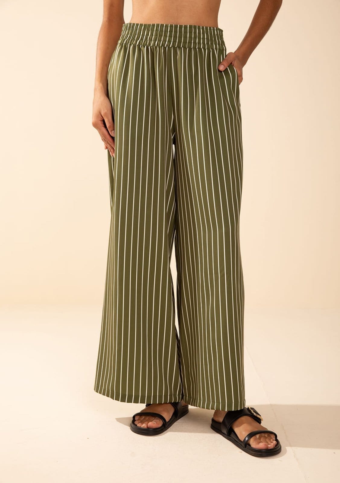 Vista 2 Calça Morena Rosa Reta édia Verde Morena Rosa verde rosa