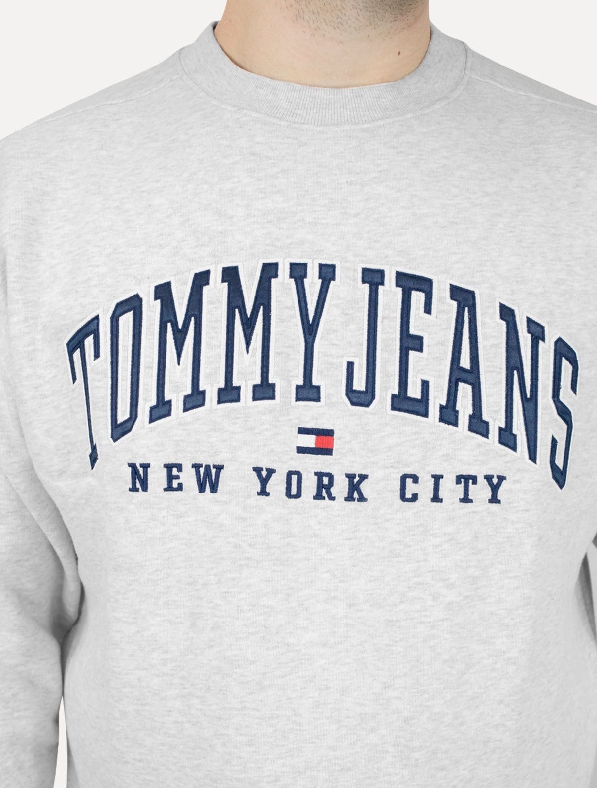 Vista 2 Moletom Tommy Jeans Masculino Relaxed C-neck Varsity Claro Mescla Tommy Jeans cinza