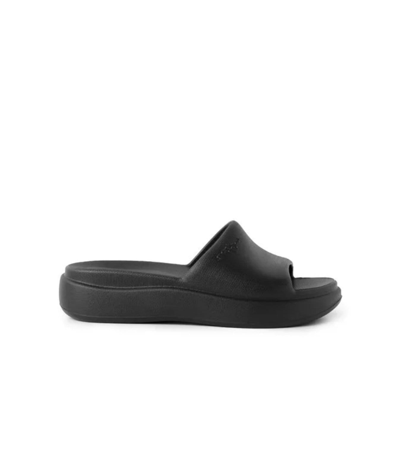 Vista 2 Chinelo Slide Feminino Piccadilly Marshmallow Preto Piccadilly incolor