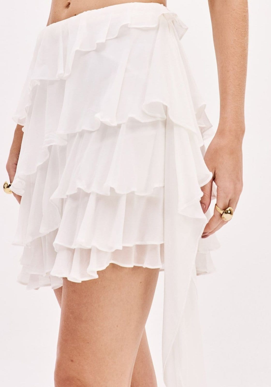 Vista 2 Saia Curta Cintura édia Com Babados Lança Perfume branco