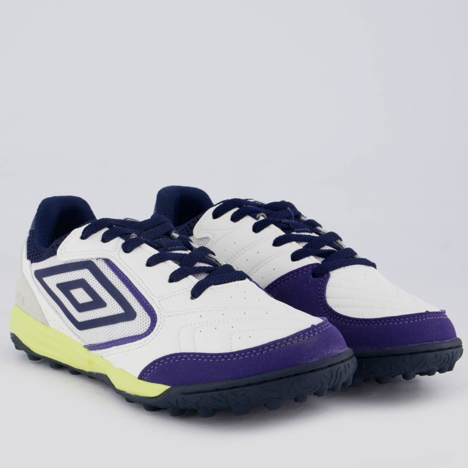 Vista 2 Chuteira Umbro Pro Challenge Uptake Society Branca e Roxa Umbro branco