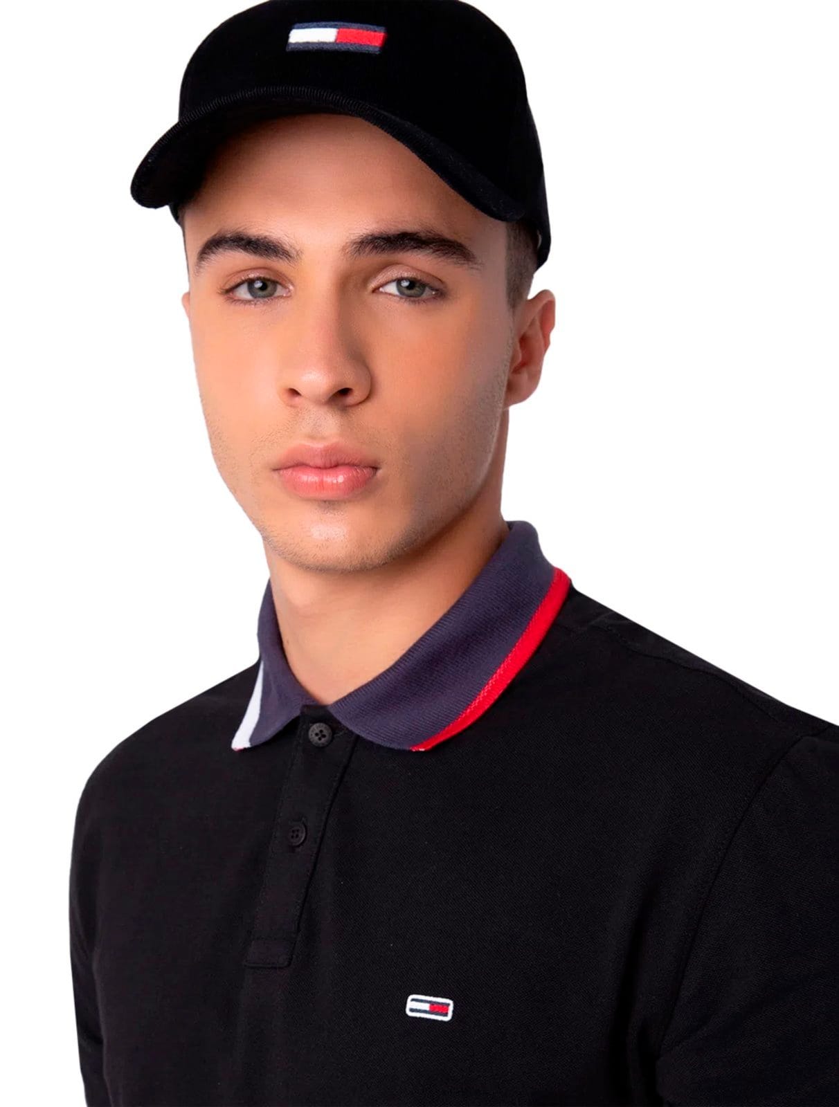 Vista 2 Polo Tommy Jeans Masculina Regular Flag Neck Preta Tommy Jeans multicolorido