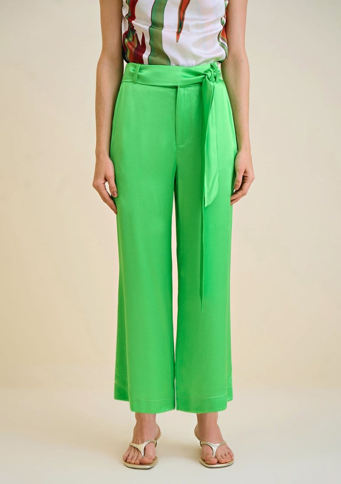 Vista 2 Calça Morena Rosa Wide Cós Alto Com Bolso Verde Morena Rosa verde rosa