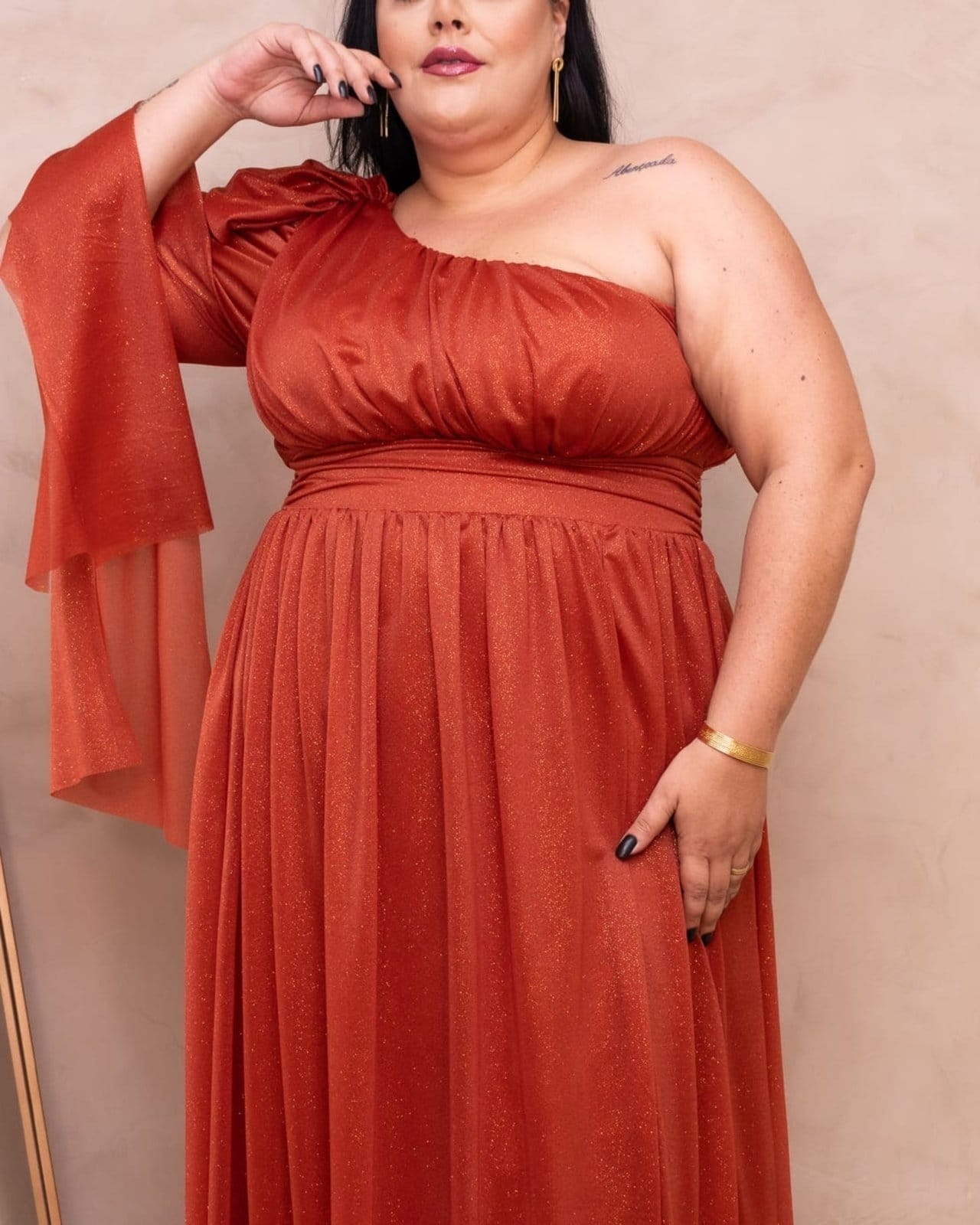 Vestido Longo de Festa Madrinhas Plus Size uma Manga com Brilho Elegante Amyla Terracota - 2