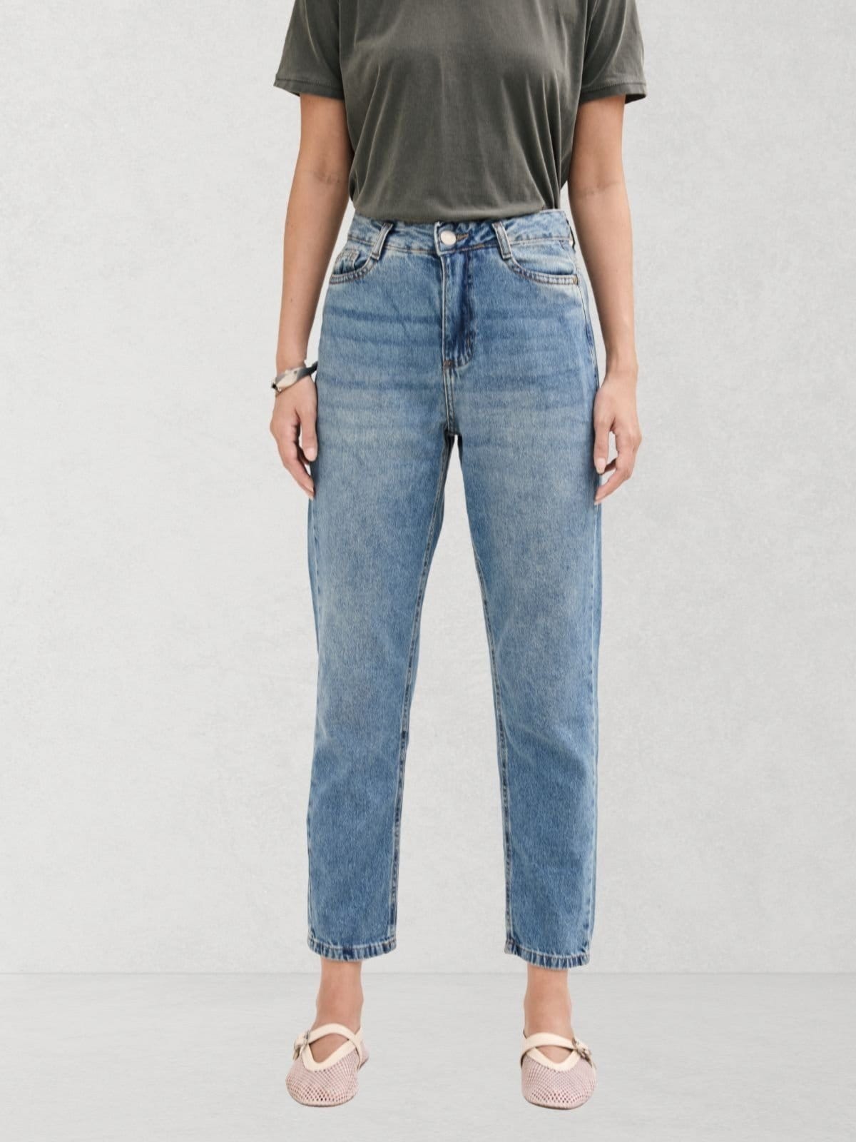 Vista 2 Calça Via Lessa Austin Modelagem Mom Jeans Médio Via Lessa azul