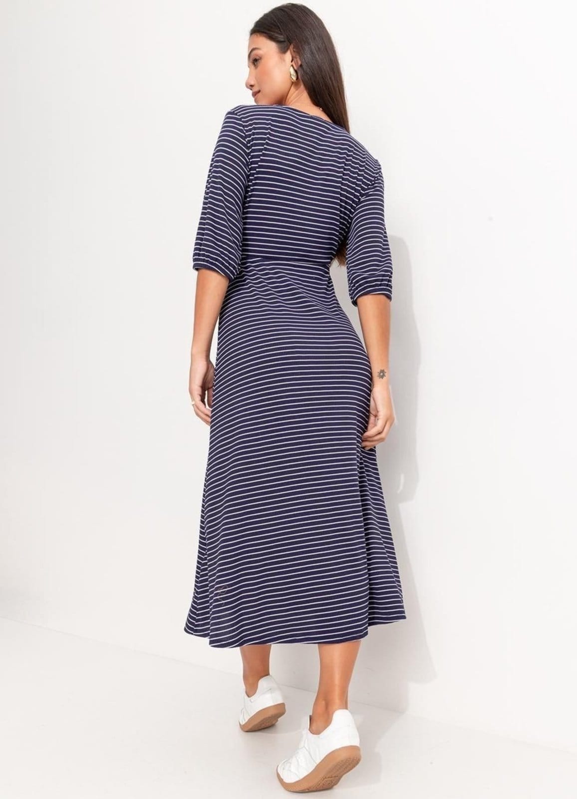 Vista 2 Vestido Em Canelado Quintess Listrado Marinho E Branco Quintess azul
