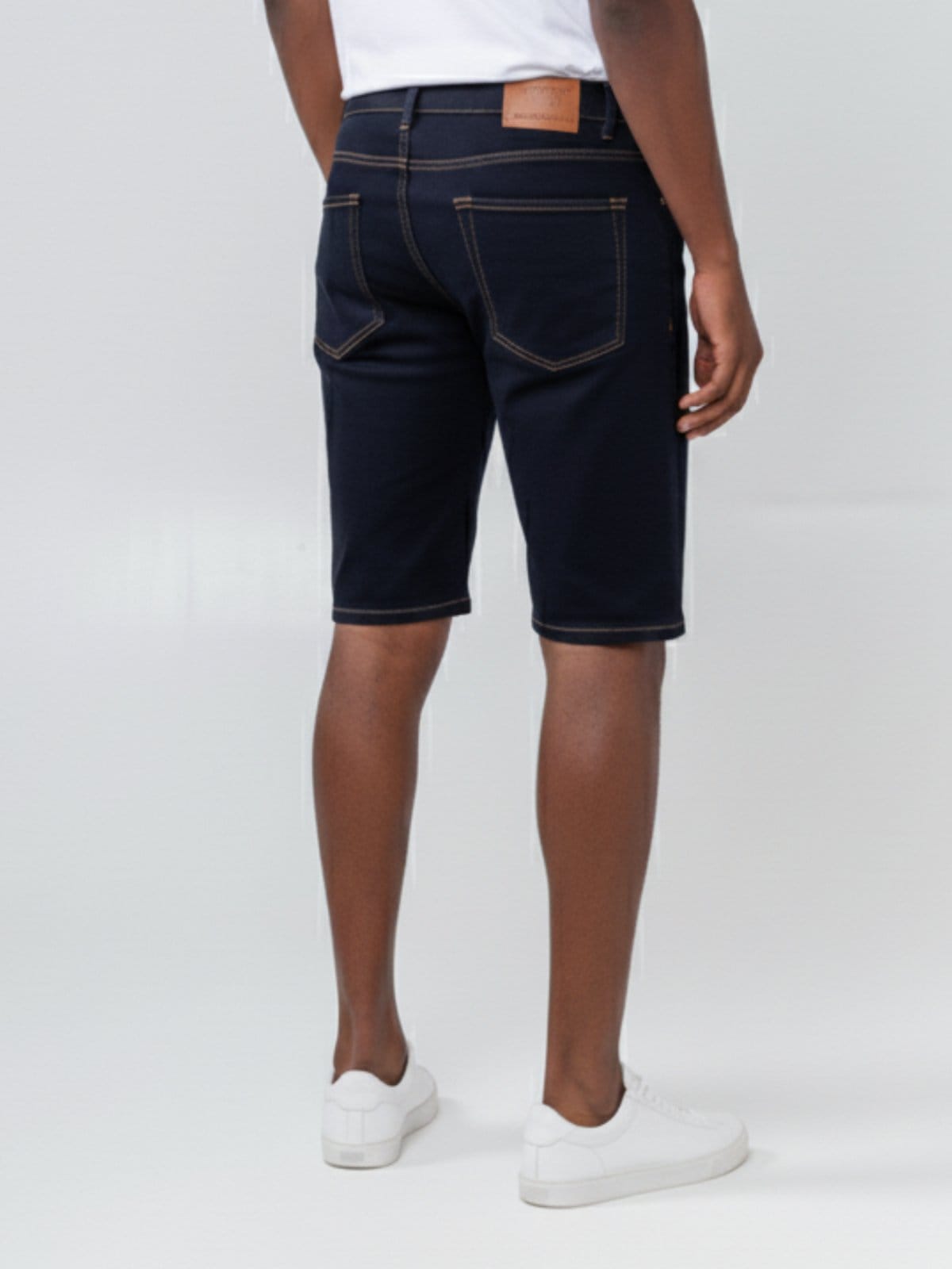 Vista 2 Bermuda Masculina Kovali Escura Básica e Confortável KOVALI FASHION STORE jeans