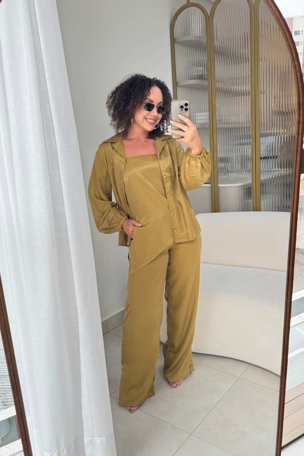 Vista 2 Camisa Vanibele Acetinada Oliva Vanibele amarelo