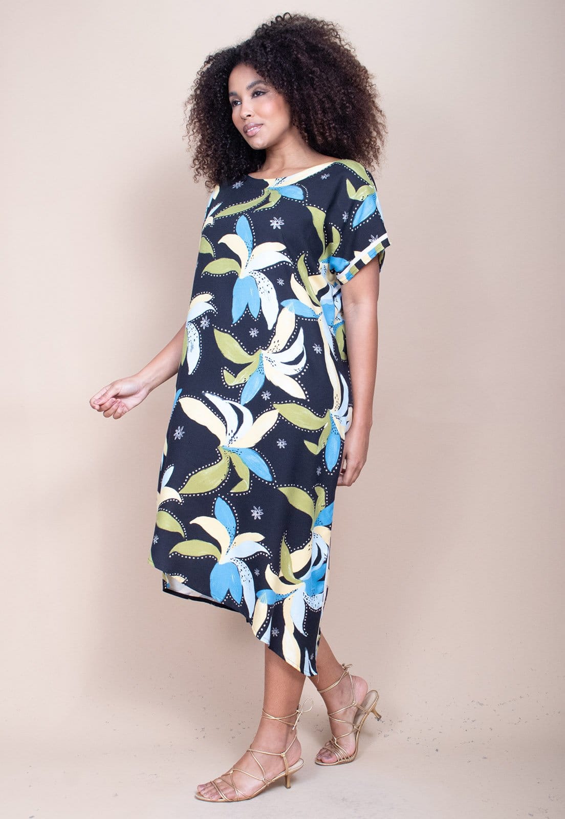 Vista 2 Vestido Cabanafree Midi Plano Estampa Jardim Noturno Cabanafree amarelo/azul/estampado/verde