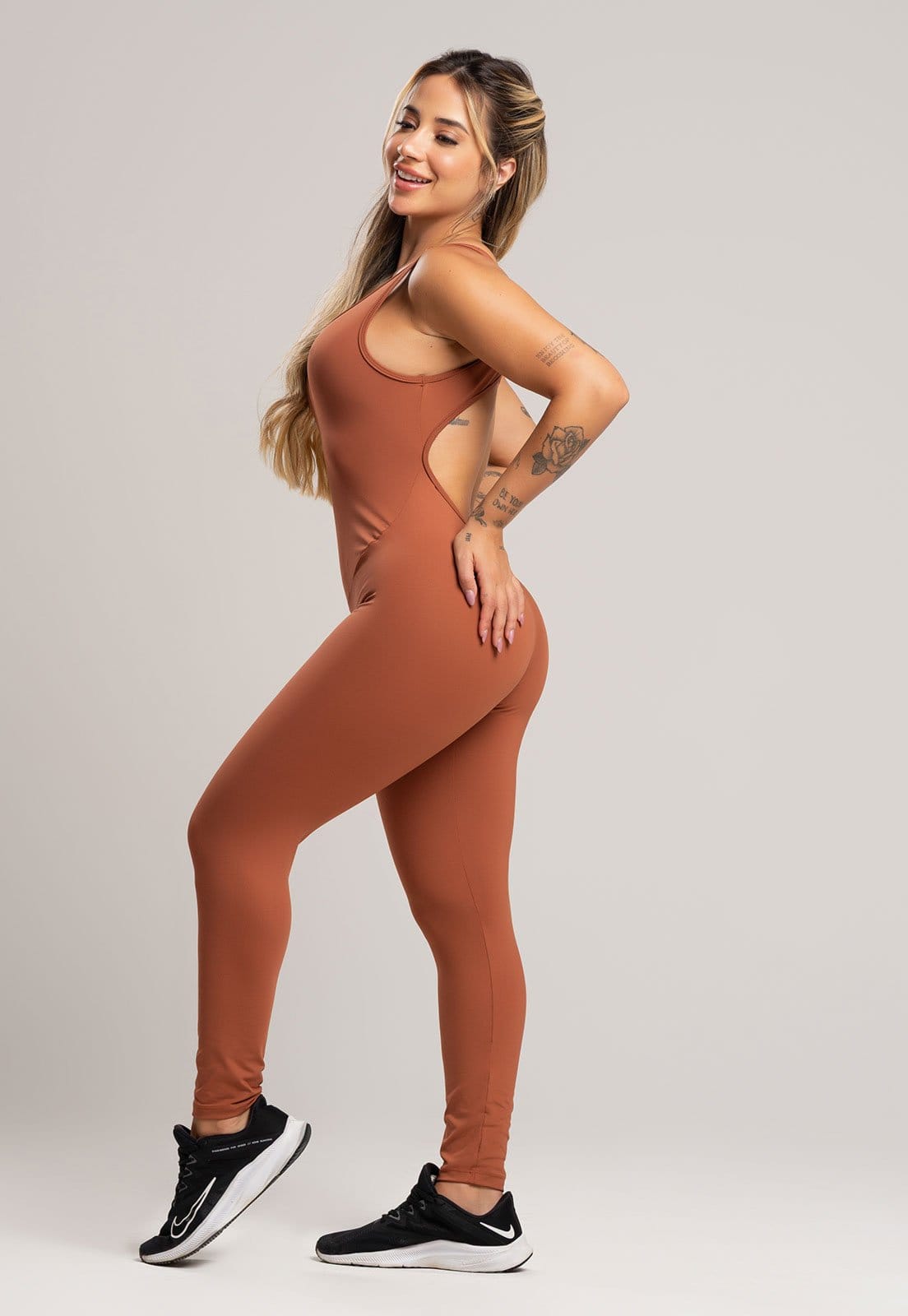 Macacão Costas Abertas MVB Modas Feminino Suplex Academia Fitness Poliamida Mousse