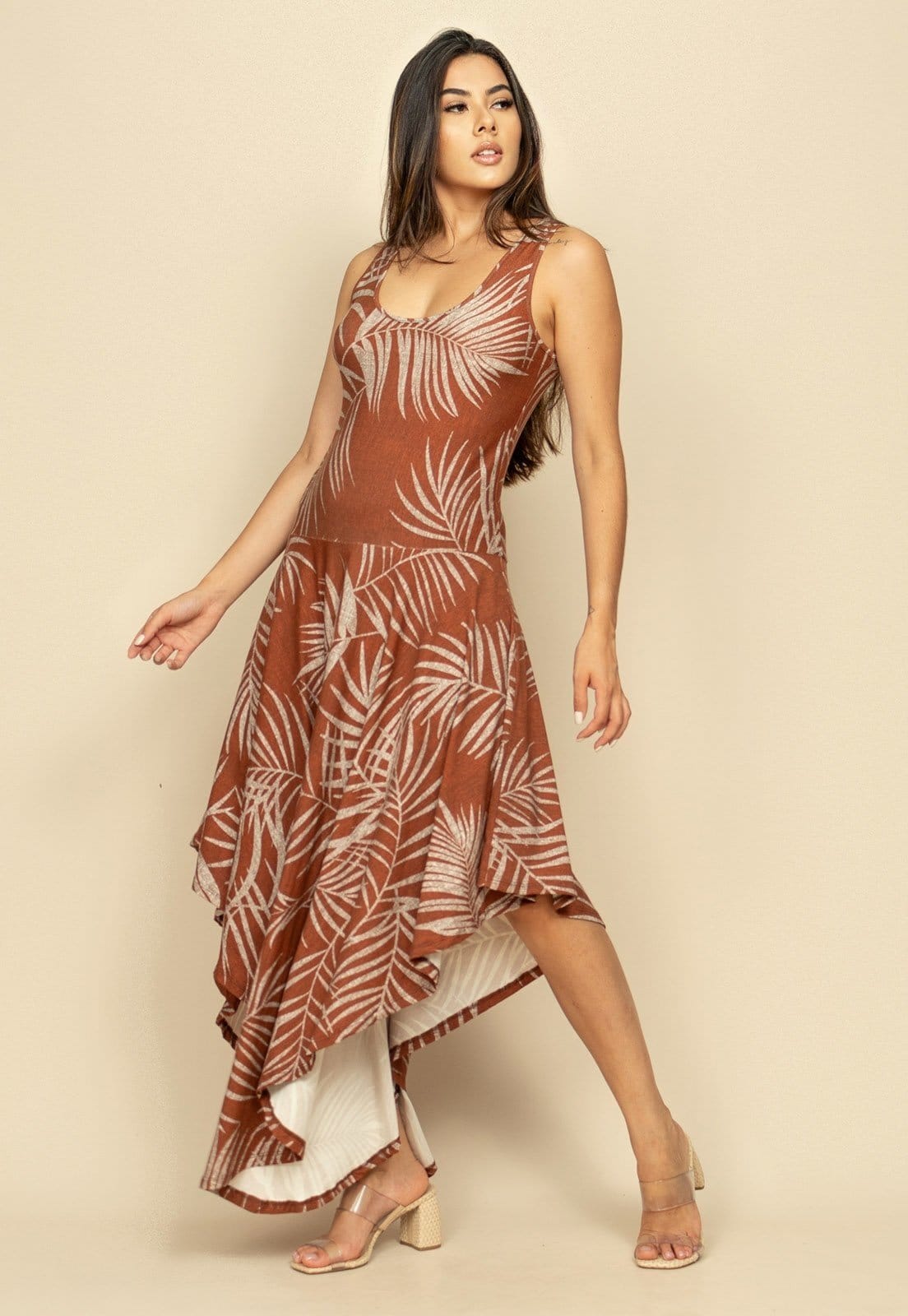 Vista 2 Vestido Baitaca Malha de Bico Estampa Palmas Terra Cabanafree estampado/marrom