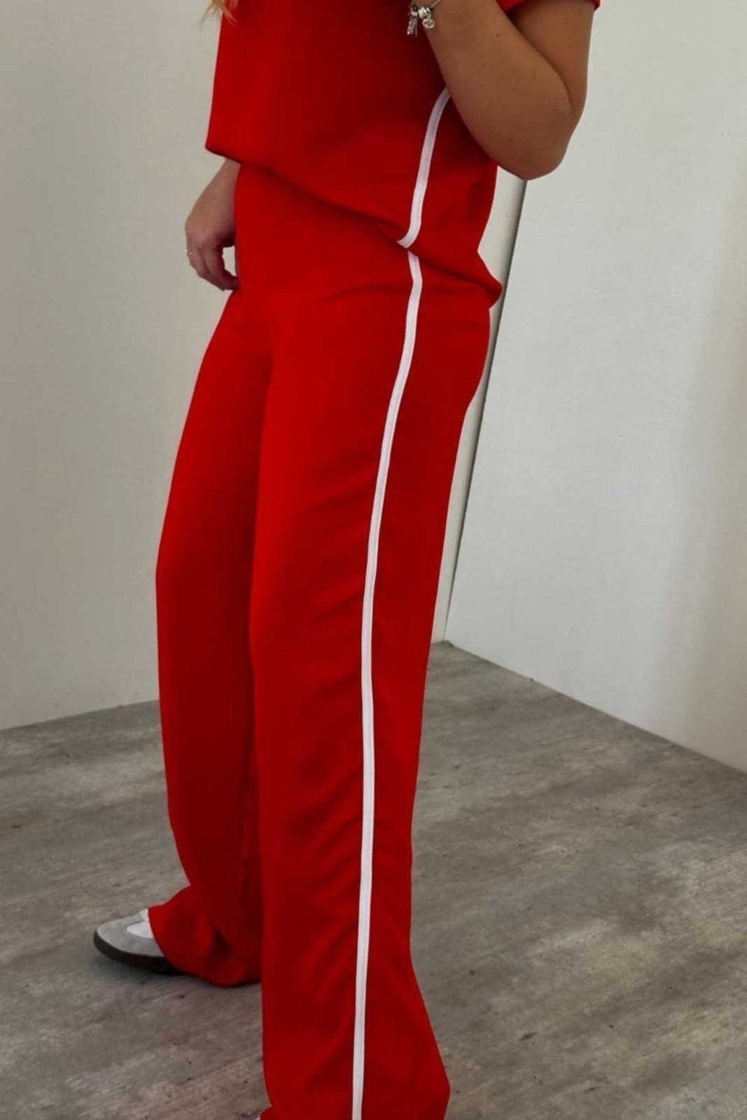 Vista 2 Calça Vanibele Track Vermelha Vanibele vermelho