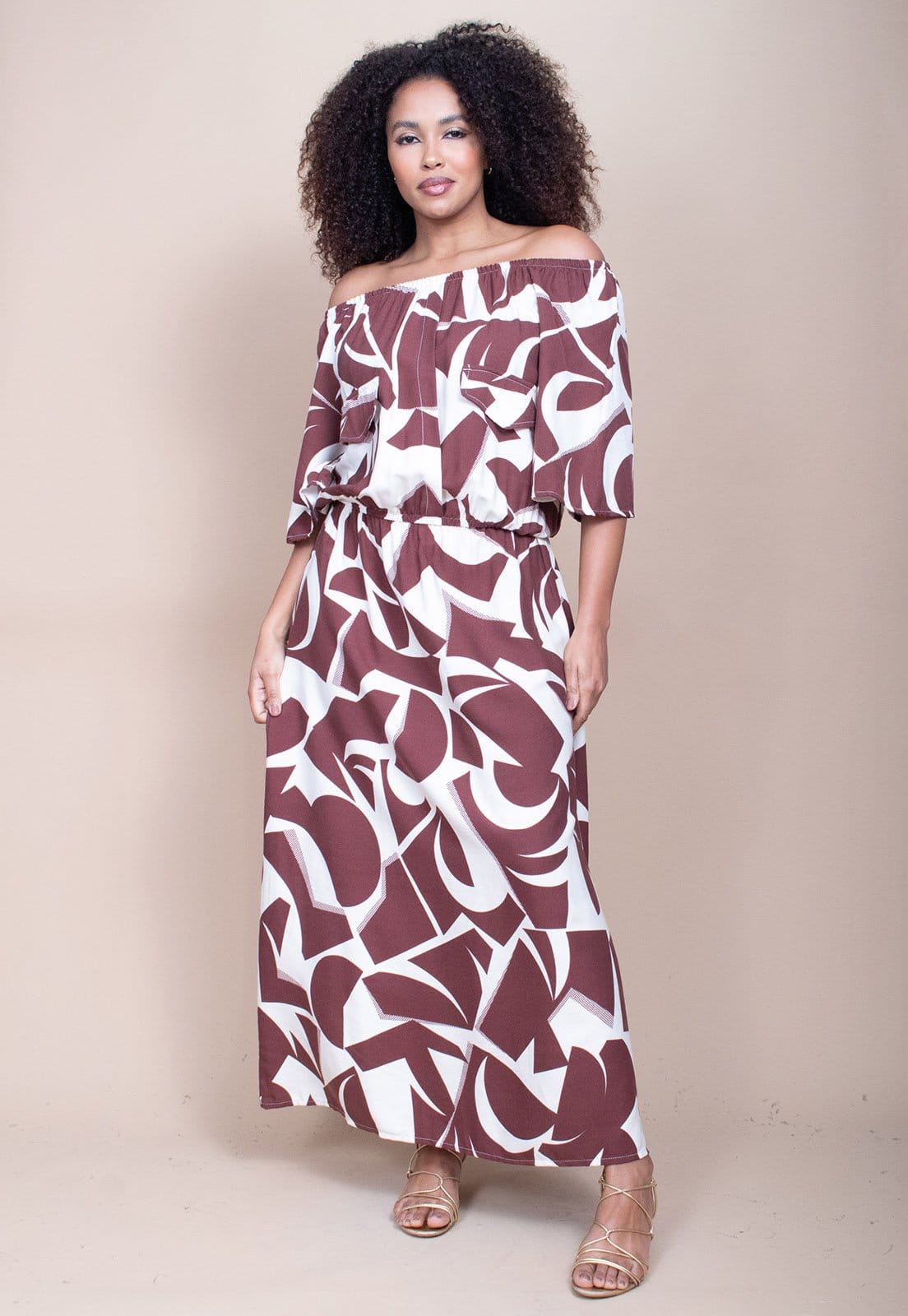 Vestido Midi Cabanafree Ciganinha Viscose com Lapela Estampa Raízes Marrom