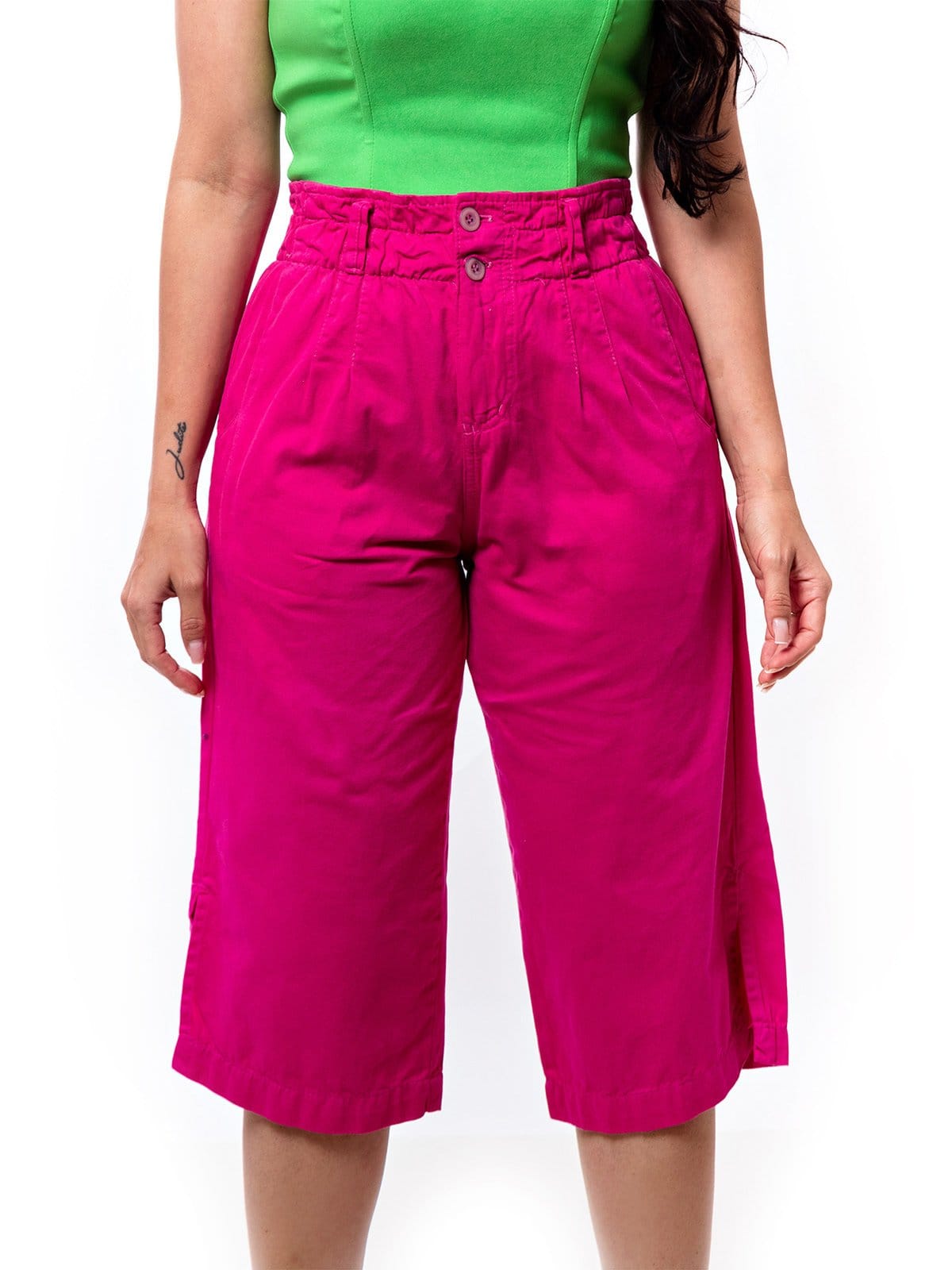 Vista 2 Bermuda Calça Pantacourt Restrito Jeans Cós Elástico Restrito Jeans bege